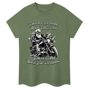 Vous n'arrêtez pas de rouler quand vous obtenez un vieux t-shirt de motard