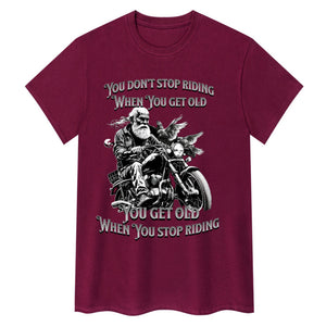 Man hört nicht auf zu fahren, wenn man ein altes Biker-T-Shirt bekommt